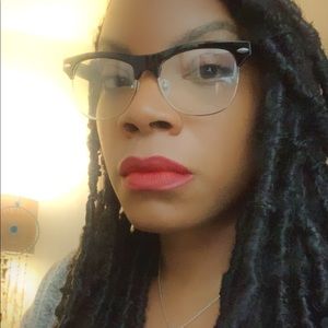 Meet your Posher, Ebonie